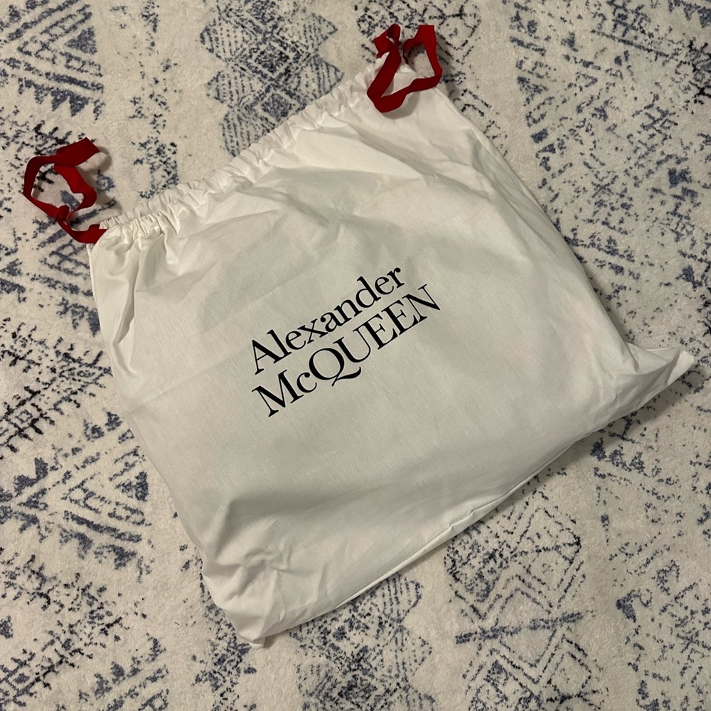 NEW Alexander McQueen Toiletry Bag - Picture 2 of 10
